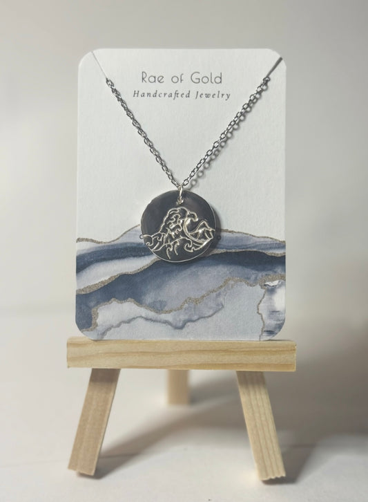 Naia Pendant Necklace