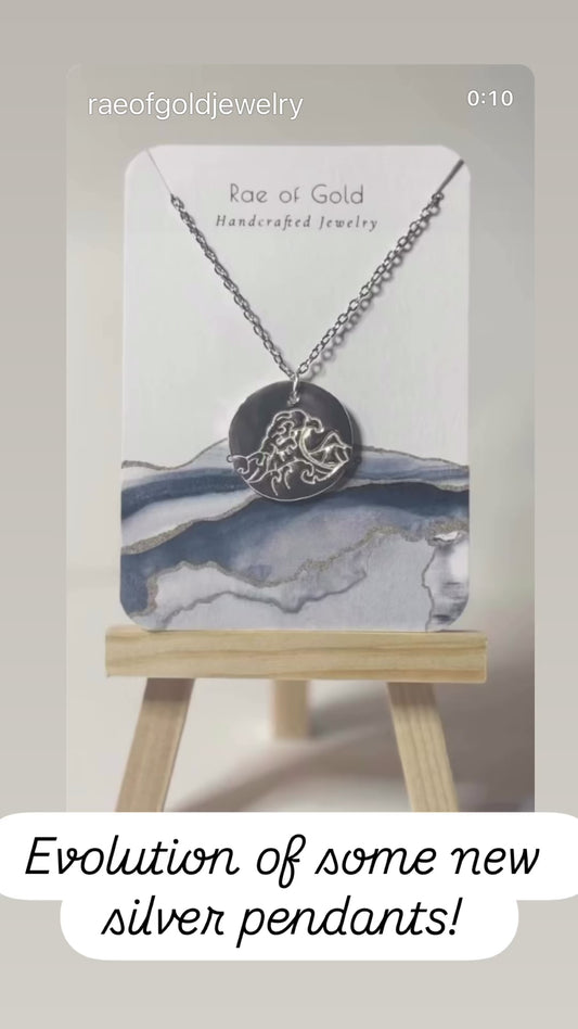 Naia Pendant Necklace